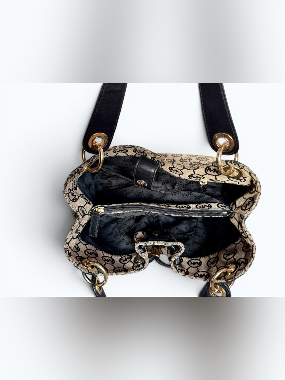 Michael Kors Signature MK Logo Drawstring Shoulder Bag + Matching Wristlet - Picture 5 of 9